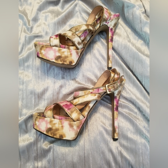 Size 9 Jessica Simpson - Picture 2 of 5